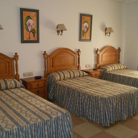 Hostal Los Rosales Alcaraz Room photo