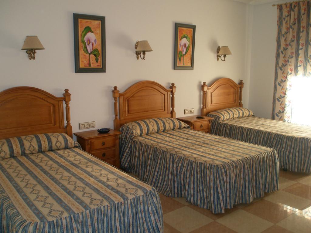 Hostal Los Rosales Alcaraz Room photo
